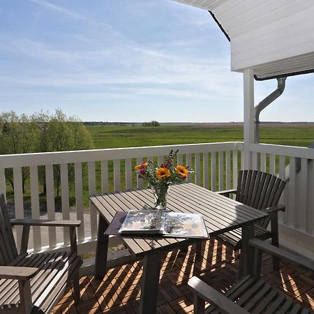 Hochwertige Ferienwohnung Direkt Am Hafen Mit Balkon Karlshagen Exterior foto